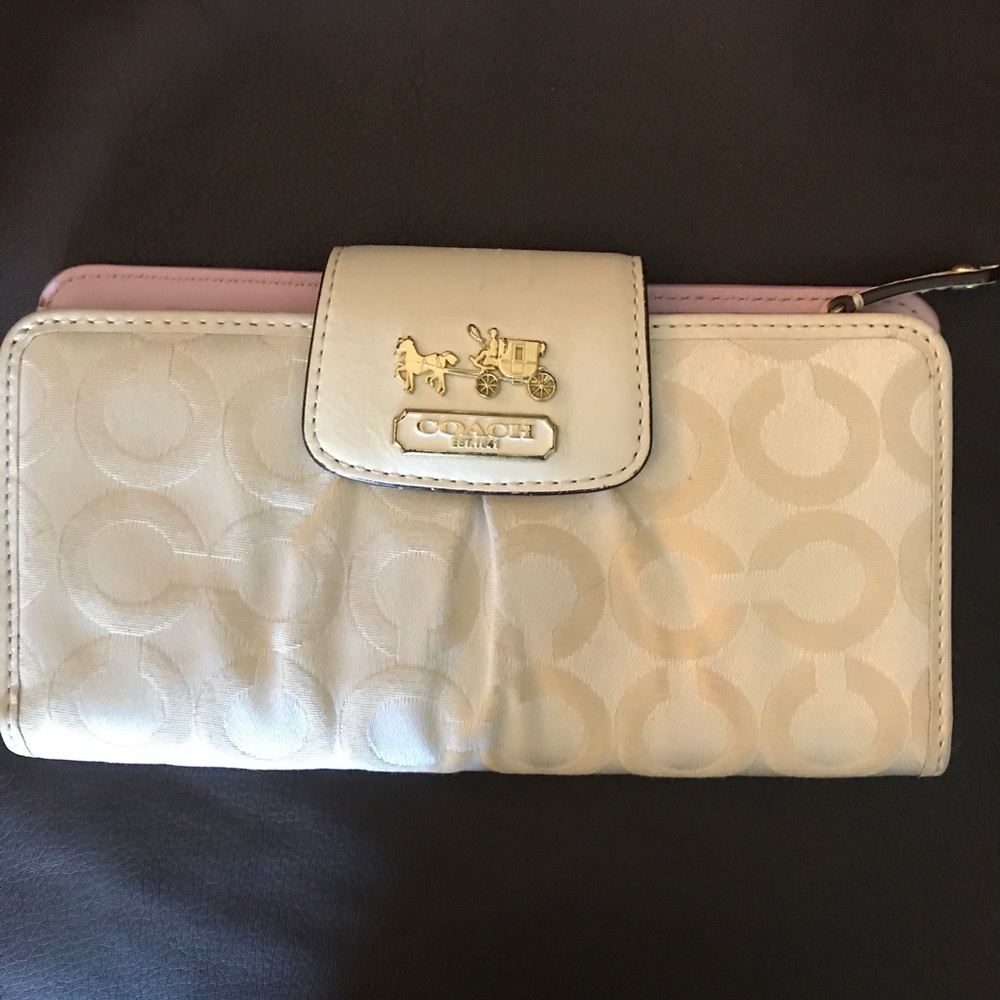 Coach Signature Ashley Envelope Wallet